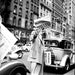 Gazeta Social Justice sprzedawana na ulicach Nowego Jorku - Dorothea Lange