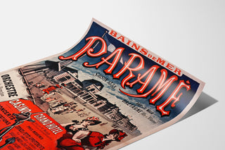 Wydruk plakatowy Bretania vintage – Paramé, zatoka Saint-Malo, pokazany na wygiętej kartce, widok perspektywiczny.