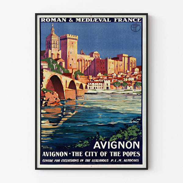 Plakat turystyczny vintage – Avignon, Roman & Mediaeval France, oprawiony w cienką ramę na jasnej ścianie.