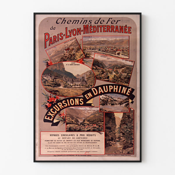 Wydruk plakatowy vintage Dauphiné, wycieczki PLM, w cienkiej ramie na jasnej ścianie.
