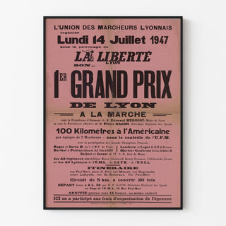Plakat vintage Grand Prix de Lyon, marsz, w cienkiej ramie na jasnej ścianie.